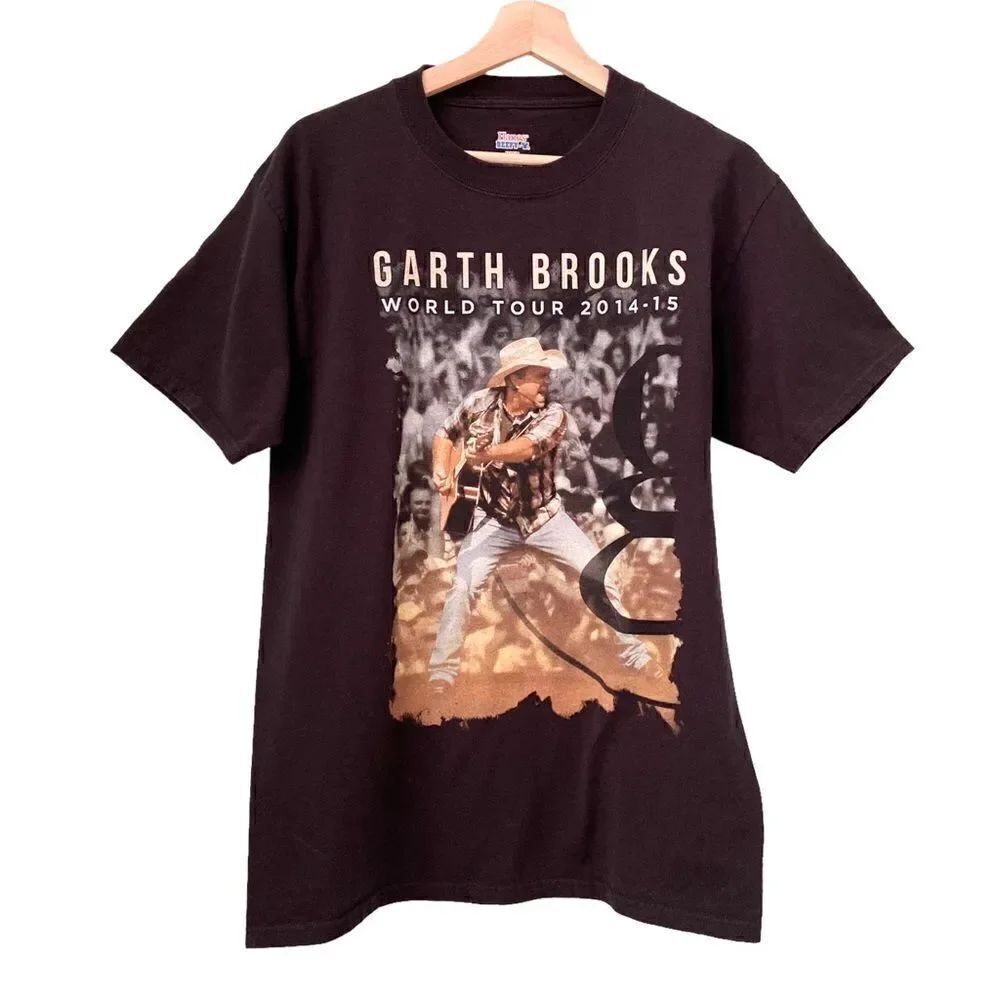 Hanes Beefy Garth Brooks 2014-2015 World Tour Shirt in Size Medium
